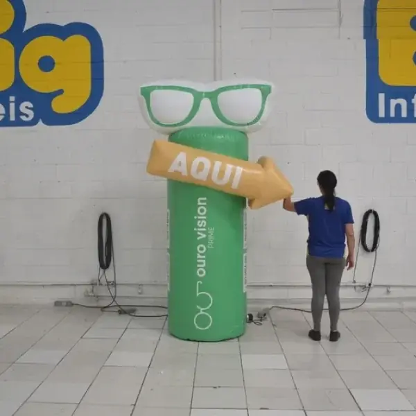 Totem inflável fabricado pela Big Infláveis