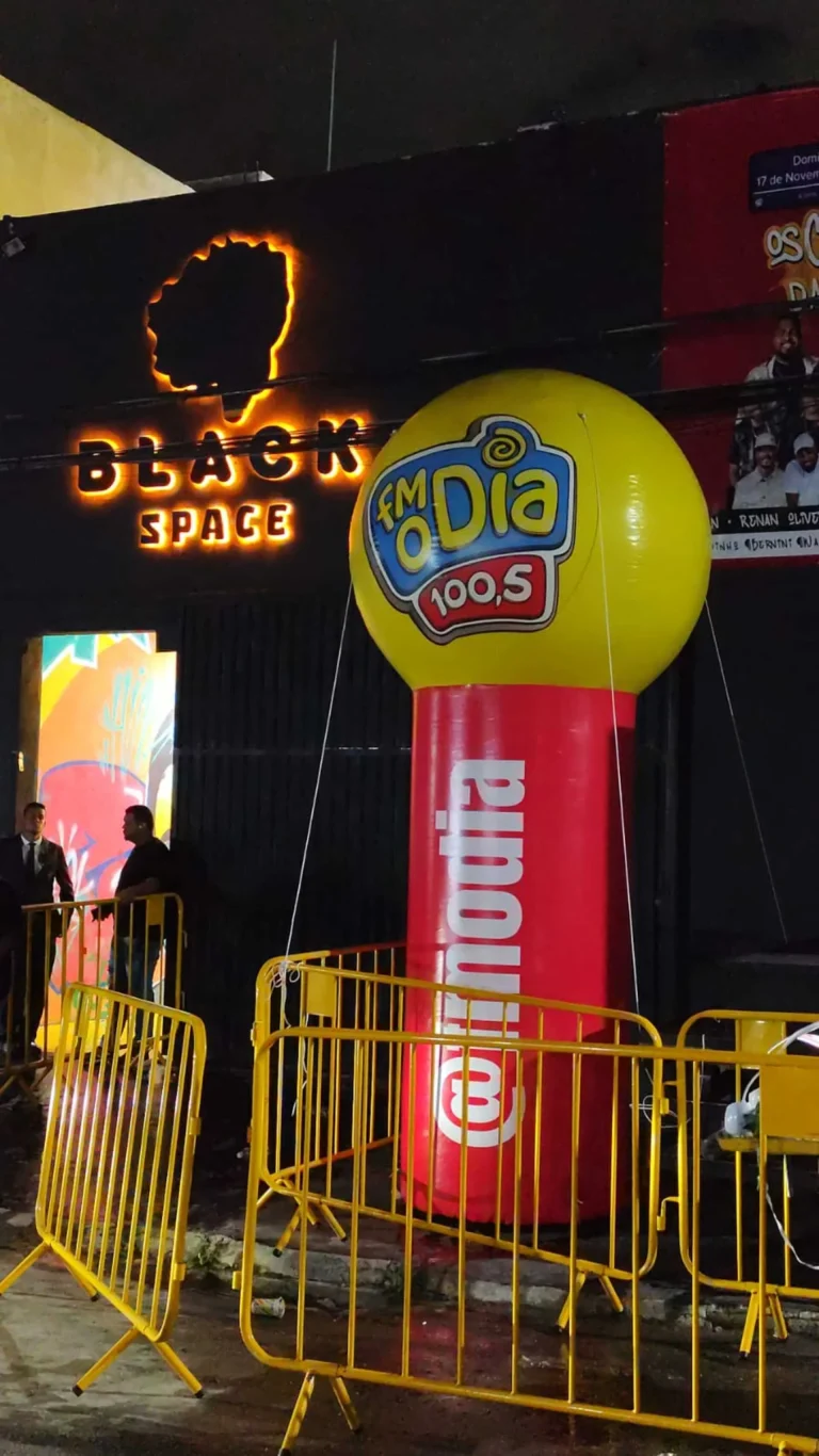 Totem inflável