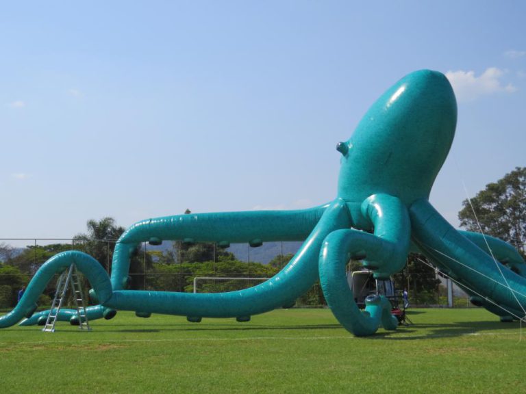Polvo inflável gigante